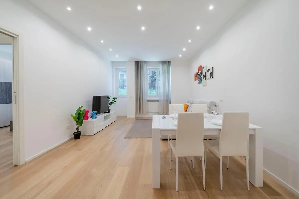 Duomo New Apartment In District Missori Comfort Milán