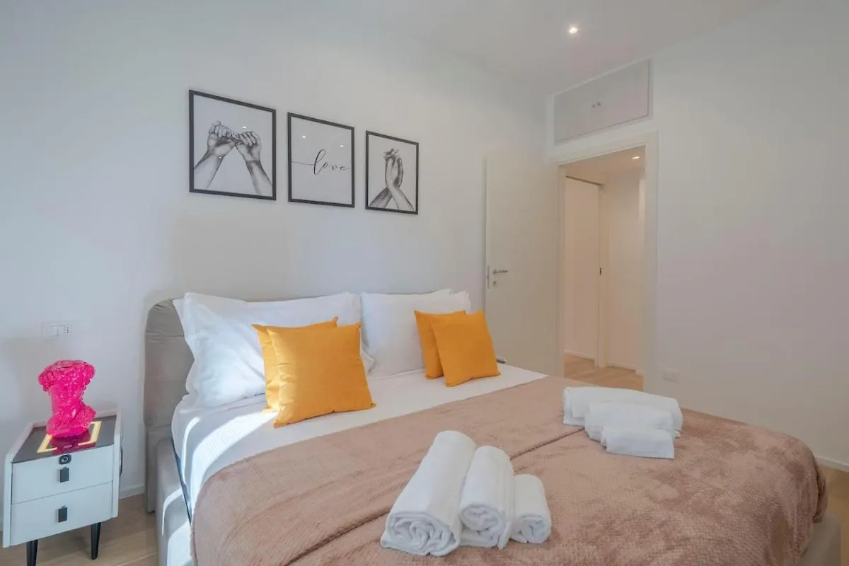 Duomo New Apartment In District Missori Comfort Milán Prázdninový dům